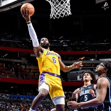 LeBron James dice que no hay ‘fecha clara’ para su regreso