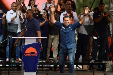 ‘Debemos salir y ahogarlos en votos’: Ricardo Lombana 