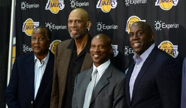Byron Scott buscará un pronto repunte de los Lakers