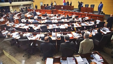 La oposición controlaría el último período legislativo