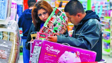 Consumidor mantiene confianza en febrero