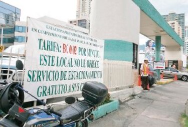 Aprueban proyecto; estacionamientos serían gratuitos para quienes realicen compras