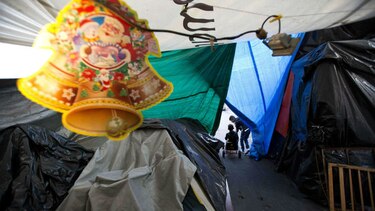 Muchas personas siguen en la calle tras el sismo de México