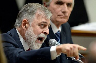 Condenan a siete años de prisión por corrupción a exdirectivo de Petrobras