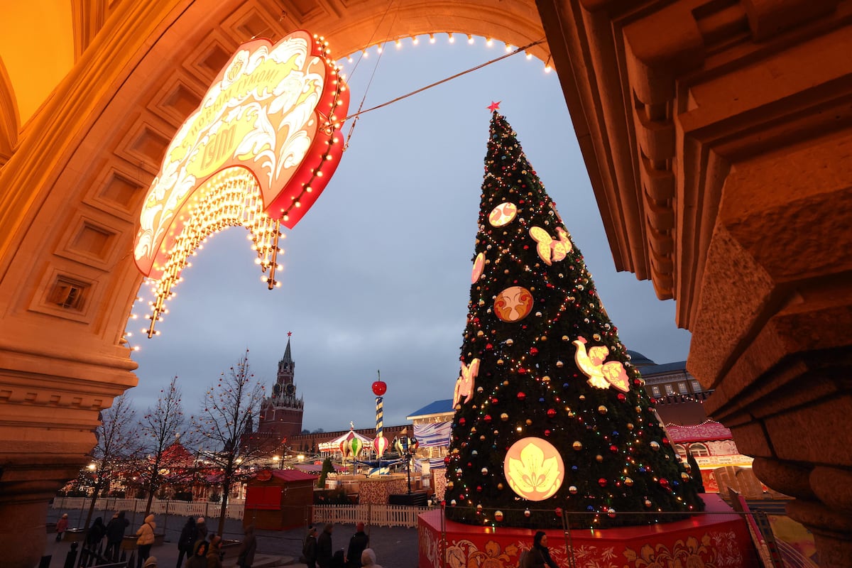 Así se ilumina el mundo para recibir la Navidad