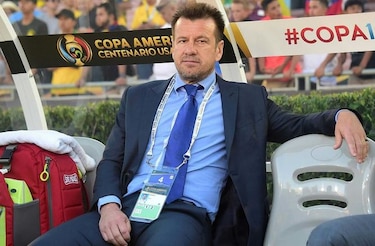 Despiden a Dunga tras sorpresiva eliminación de Brasil