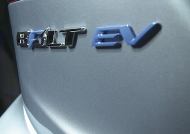 Falla en baterías le costará $1,000 millones a GM