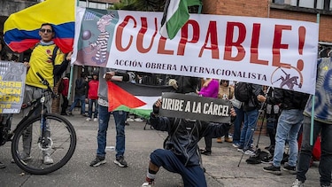 “El uribismo, que gira en torno a un caudillo, no está entendiendo que ya estamos en otro país en Colombia”: Iván Cepeda, el senador que le ganó el juicio al poderoso expresidente Álvaro Uribe