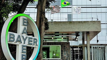 Comisión da tiempo a Bayer y Monsanto