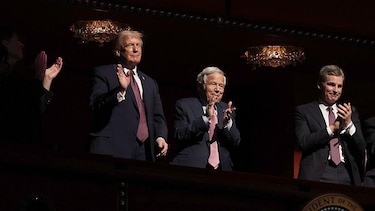Quién es Robert Kraft, el multimillonario en el centro de la polémica por la gira de Ed Sheeran