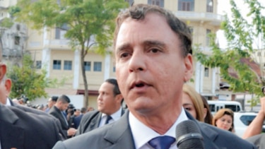 Navarro tilda de ‘absurdo e inaceptable’ la decisión de Solís de nombrar a hermanas de diputados