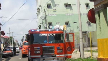 22 familias damnificadas tras incendio en Colón