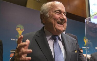 Exigen salida de Blatter