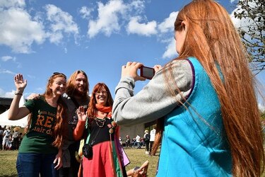 Orgullosa manifestación de pelirrojos en Francia