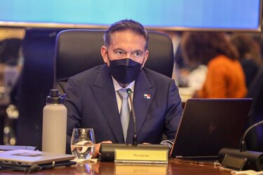 Cortizo sanciona Ley que permite a autoridades locales escoger el mejor salario
