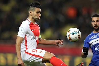 Con doblete de Falcao, Mónaco sigue entre los líderes