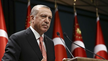 Gobierno de Turquía cierra 131 medios de comunicación