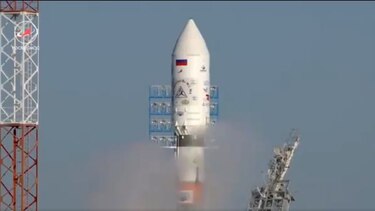 Rusia lanza 11 satélites 'sin incidentes' desde su nuevo cosmódromo