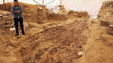 Descubren en Egipto los restos de un barco de 4 mil 500 años de antigüedad