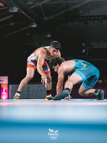 Ángel Cortés conquista plata en lucha libre y Panamá suma su octava medalla