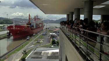 Dos salas del centro de visitantes de Miraflores, cerradas por inundación