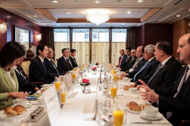 Liga Parlamentaria de Japón muestra interés en el Tratado de Neutralidad del Canal