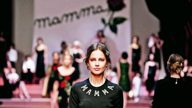 Madres de 1960 inspiran a Dolce & Gabbana