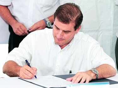 Roberto Roy debe reportar a Corcione