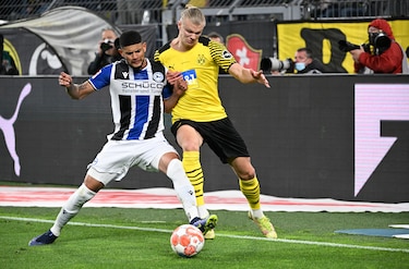 Borussia Dortmund vence al Arminia Bielefeld y se acerca al Bayern Múnich