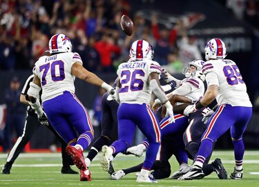 Eagles siguen invictos, Bills remontan y Chiefs se imponen a Buccaneers