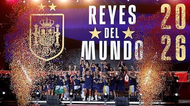 Las imágenes de los multitudinarios festejos de los jugadores de la selección española
