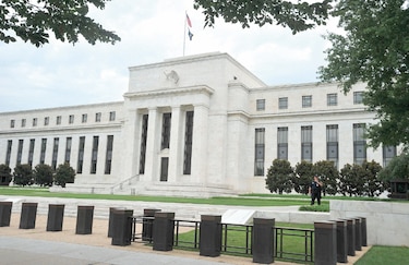 FED endurece prueba de estrés para medir reacción de grandes bancos