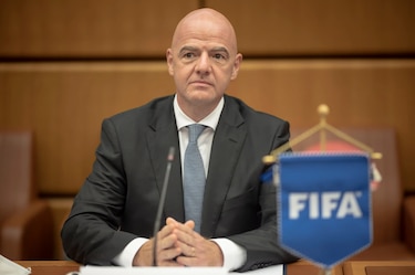 La UEFA advierte a la FIFA por pretender vender participaciones de la Copa del Mundo