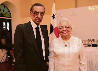 Máximo honor a las letras