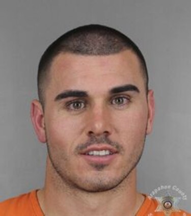 Broncos dan de baja a 'quarterback' suplente tras arresto