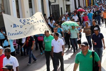 Reportan poca asistencia a la marcha de los docentes