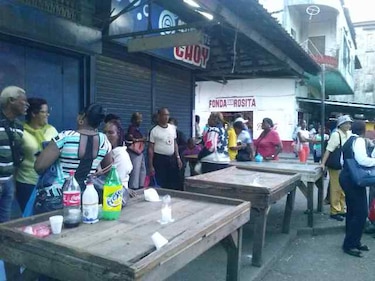 Siguen protestas en el Mercado Municipal de Colón