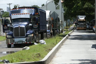 Detectan trabas y demoras para el transporte de carga en los puertos