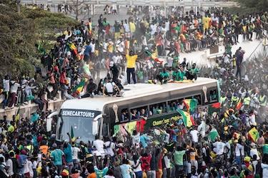 Una marea humana recibe en Senegal a los campeones de la Copa de África de Naciones 