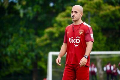 Gerard Aubí Pone en marcha la Sub-16 femenina con convocatoria a 28 jugadoras