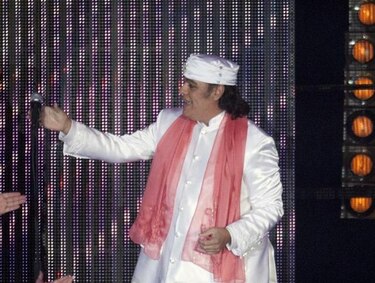 Juan Gabriel deberá continuar en reposo