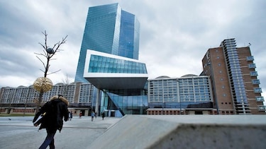 BCE debate sobre futuro de la política monetaria expansiva