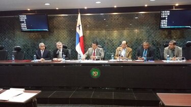 Ministro Henríquez: Notarías deben ser revisadas de manera profunda