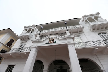 Presidencia repite figuras del período 2009-2014 con altos salarios
