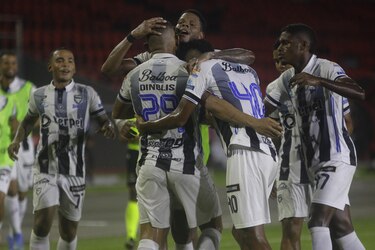 Tauro remonta para vencer a San Francisco