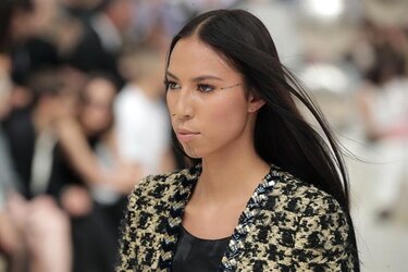 Del ‘tweed’ al mantón de manila de Chanel en la Alta Costura de París
