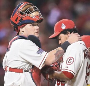 Yadier Molina gana su tercer Guante de Oro