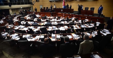 Vuelve propuesta de descuento a diputados