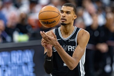 Wembanyama venga su expulsión y devuelve la ventaja a los Spurs