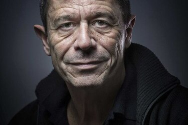 El francés Emmanuel Carrère gana premio de la Feria del Libro de Guadalajara